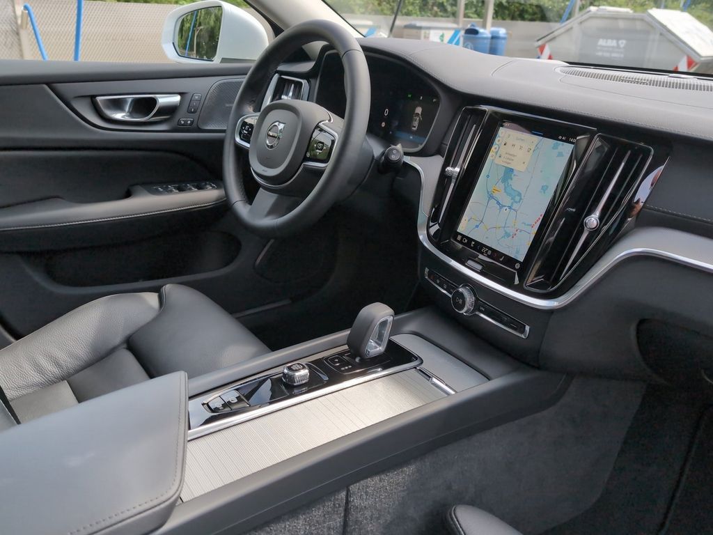 Volvo V60 Cross Country 2024