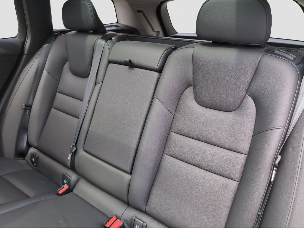 Volvo V60 Cross Country 2024