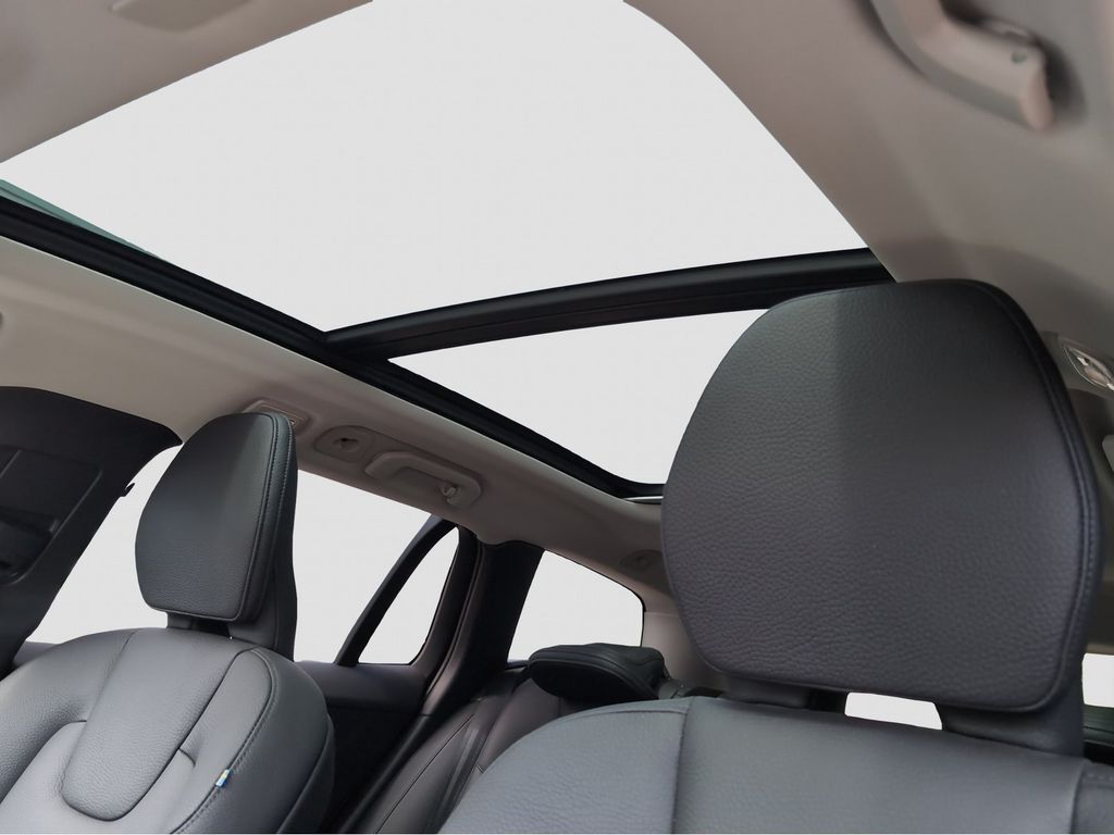 Volvo V60 Cross Country 2024