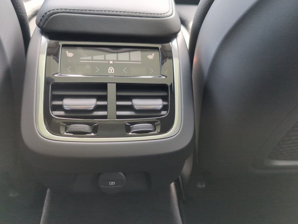 Volvo V60 Cross Country 2024