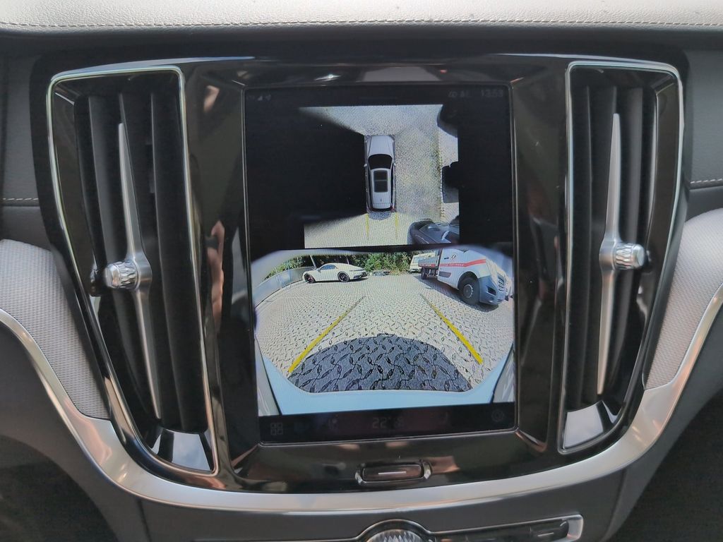 Volvo V60 Cross Country 2024