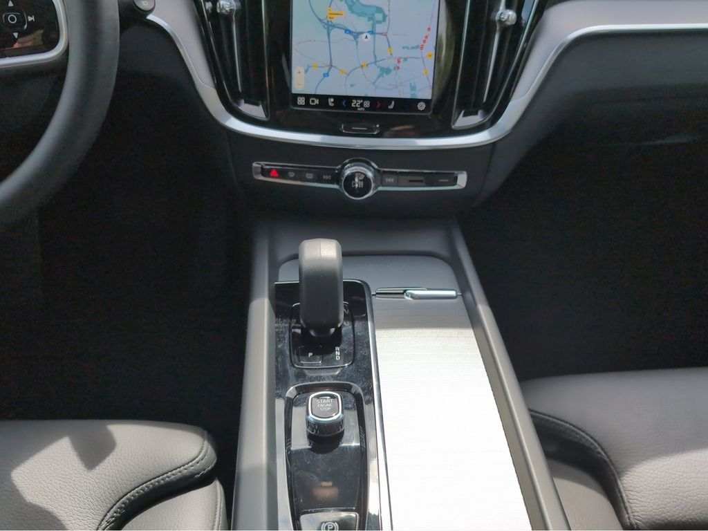 Volvo V60 Cross Country 2024