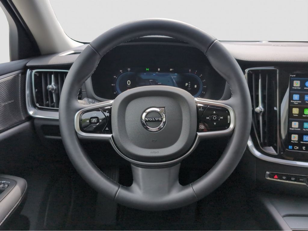 Volvo V60 Cross Country 2024