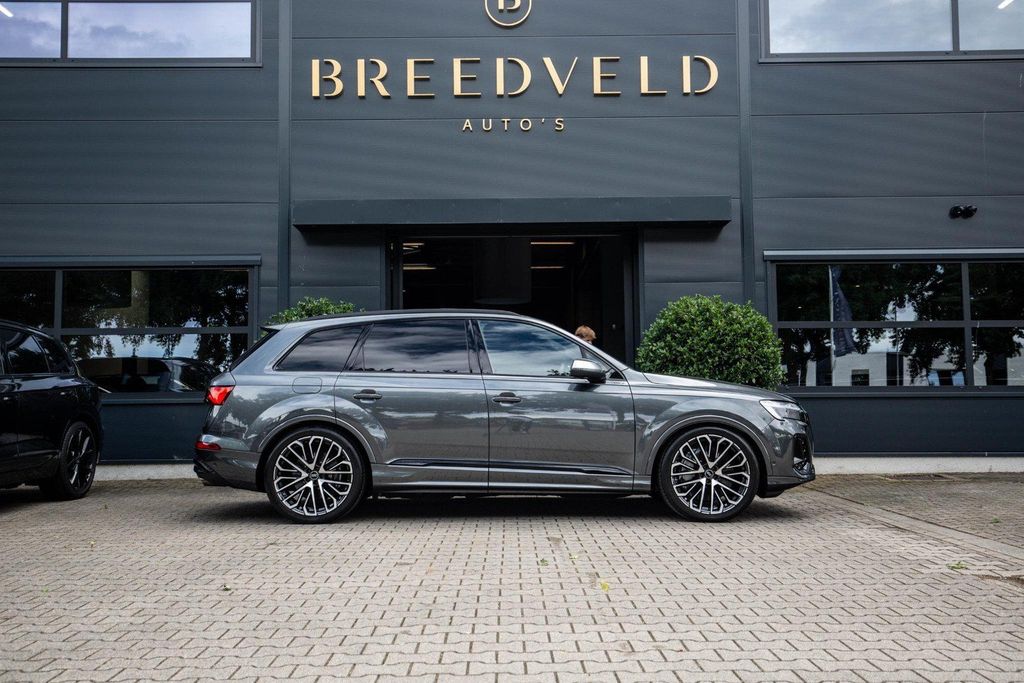 Audi SQ7 2025