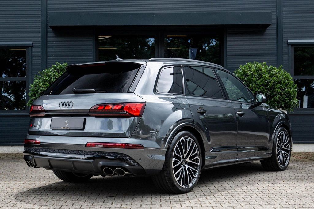 Audi SQ7 2025