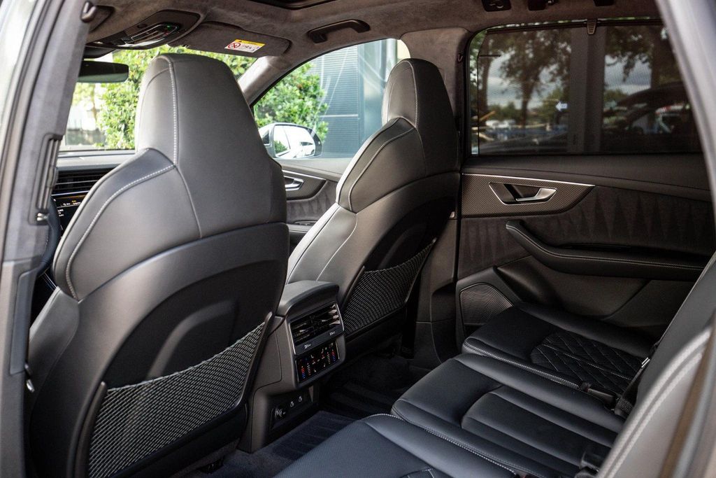 Audi SQ7 2025