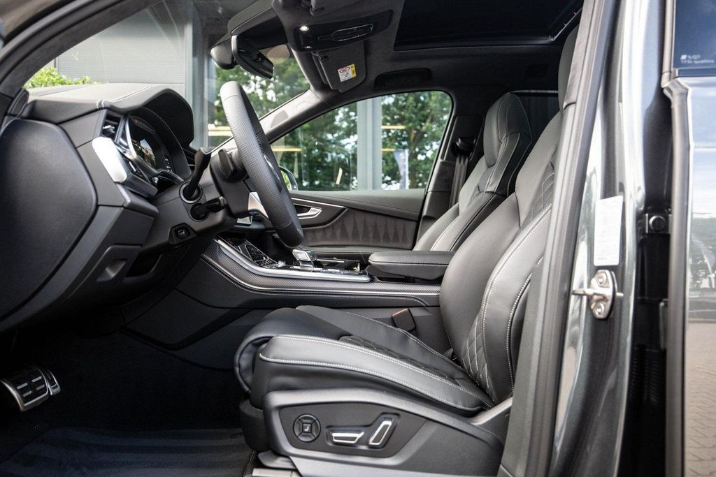 Audi SQ7 2025