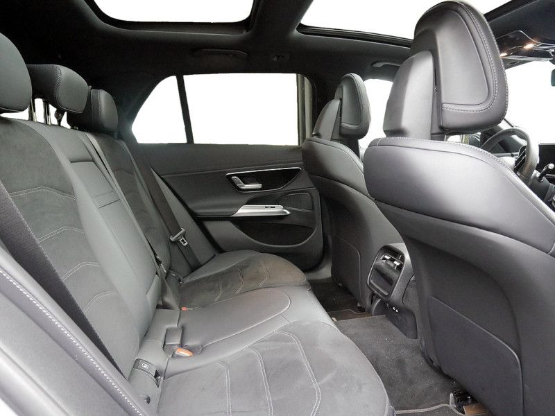 Mercedes-Benz E 300 2025