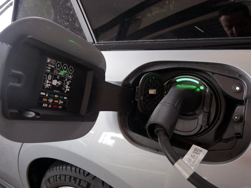 Mercedes-Benz E 300 2025