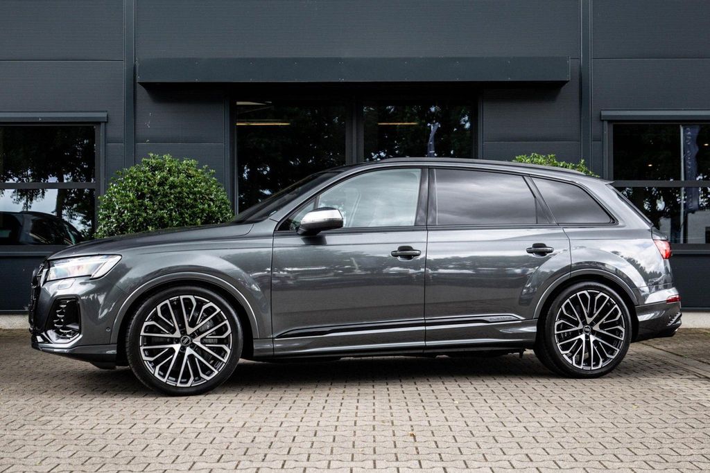 Audi SQ7 2025
