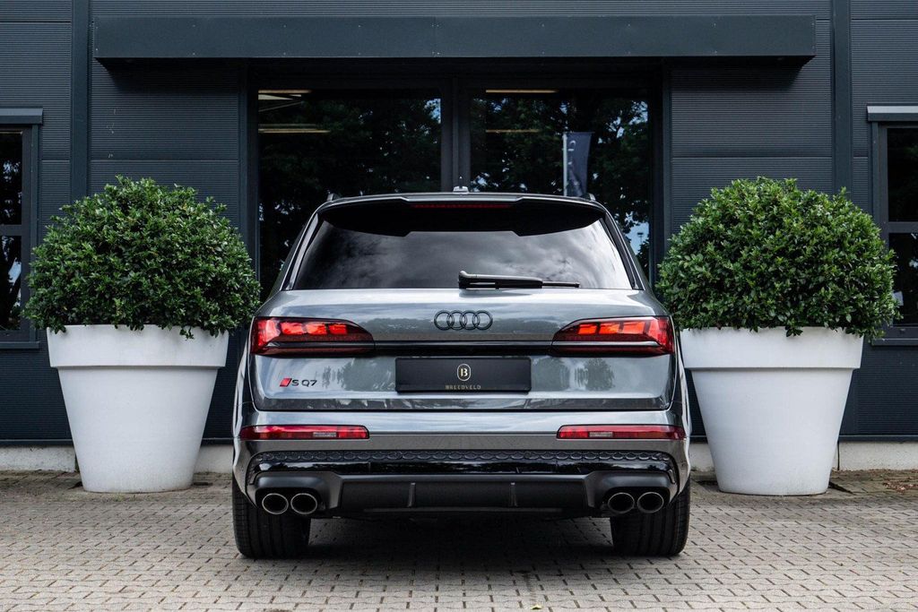 Audi SQ7 2025