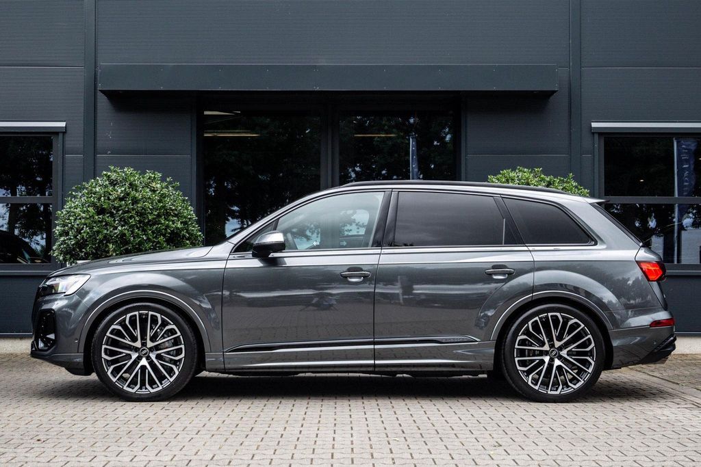 Audi SQ7 2025