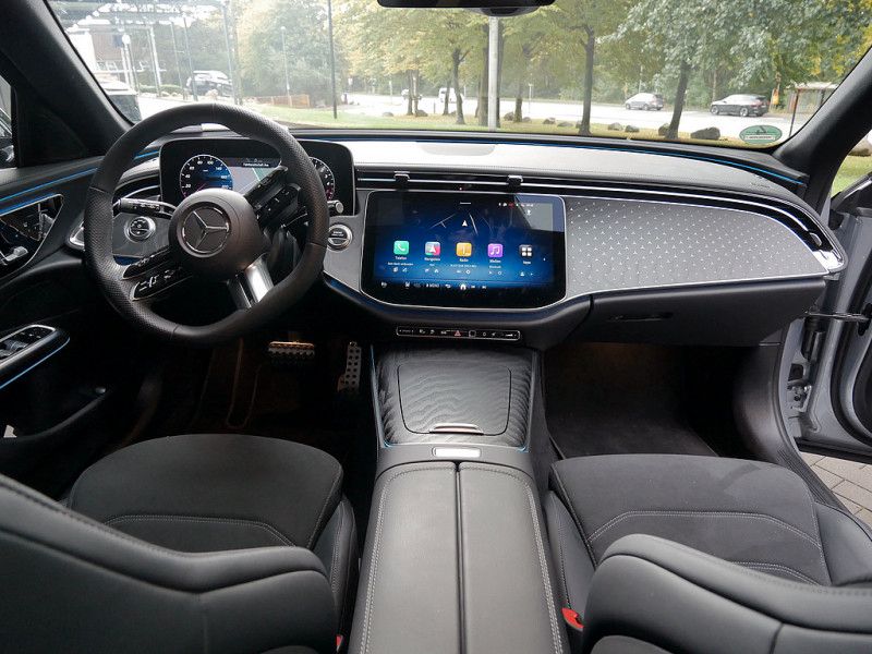 Mercedes-Benz E 300 2025