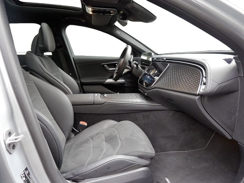 Mercedes-Benz E 300 2025