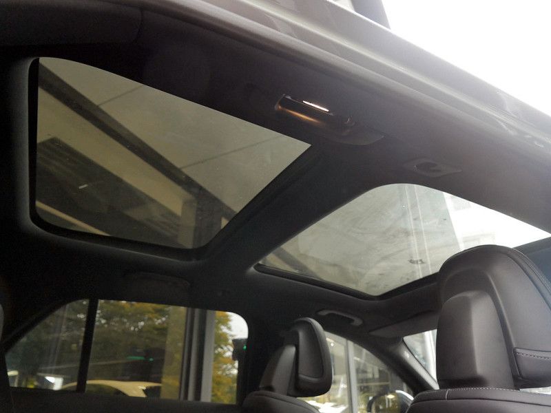 Mercedes-Benz E 300 2025