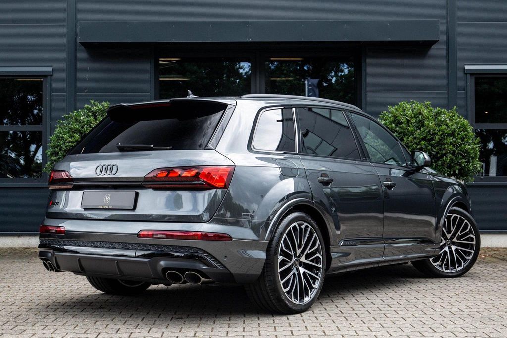 Audi SQ7 2025