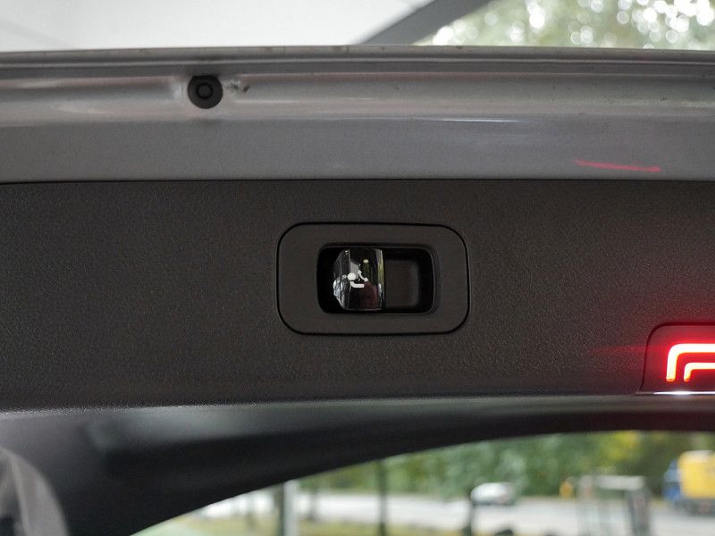 Mercedes-Benz E 300 2025