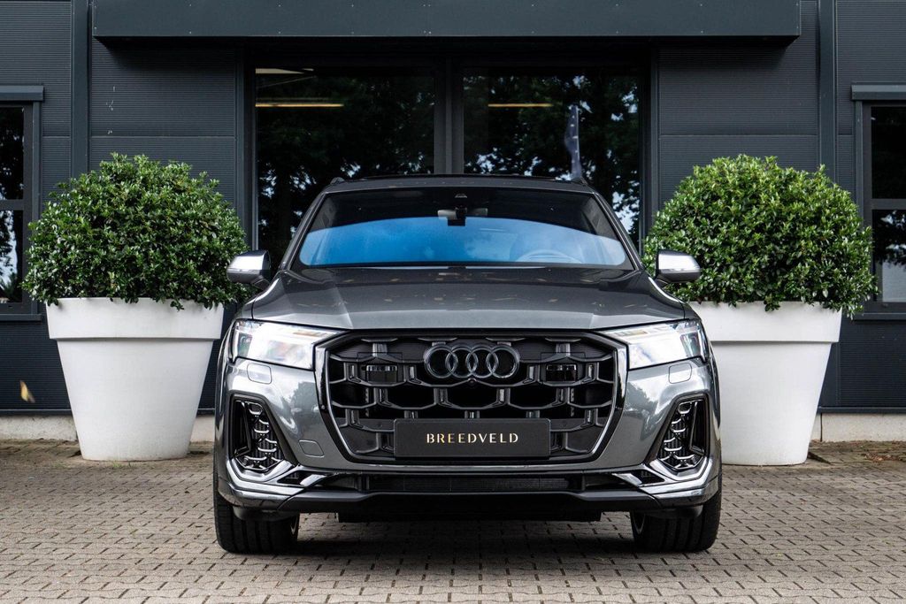 Audi SQ7 2025