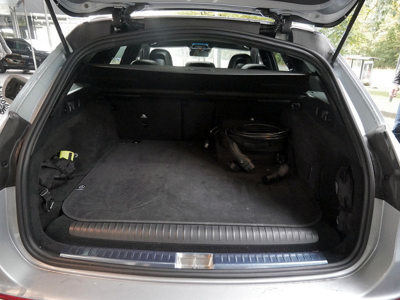 Mercedes-Benz E 300 2025