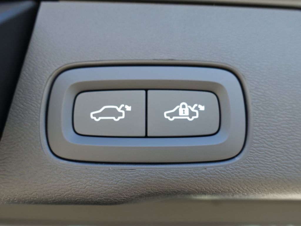 Volvo XC60 2025