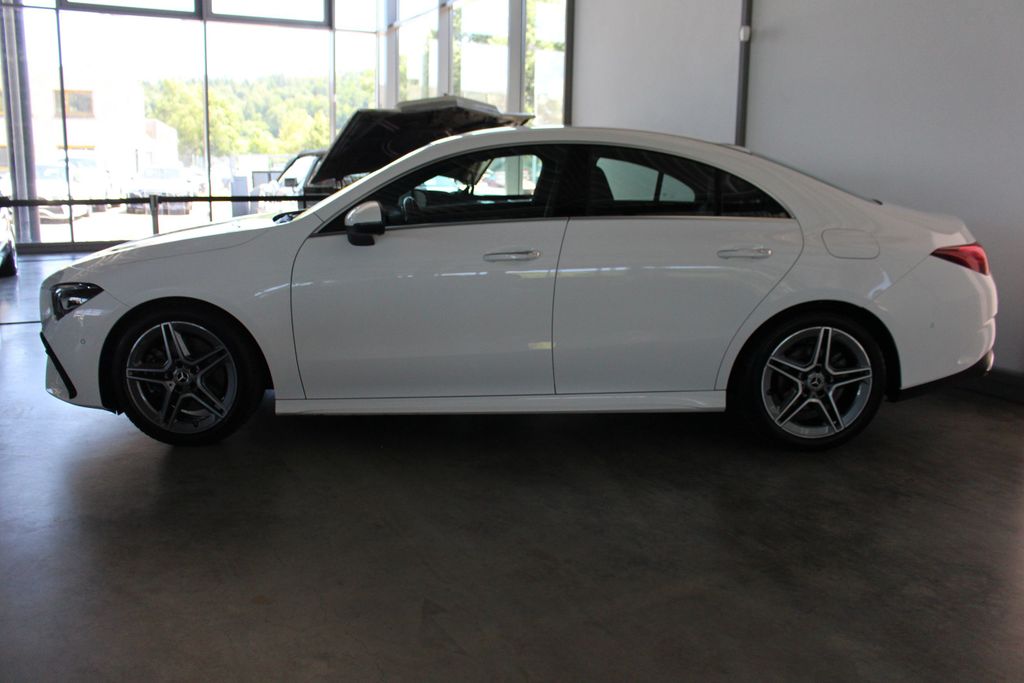 Mercedes-Benz CLA 200 2024