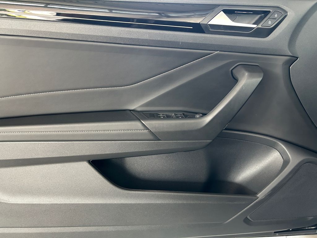 Volkswagen T-Roc 2024