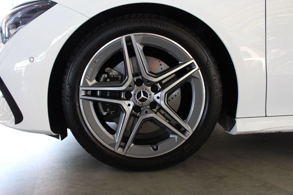 Mercedes-Benz CLA 200 2024