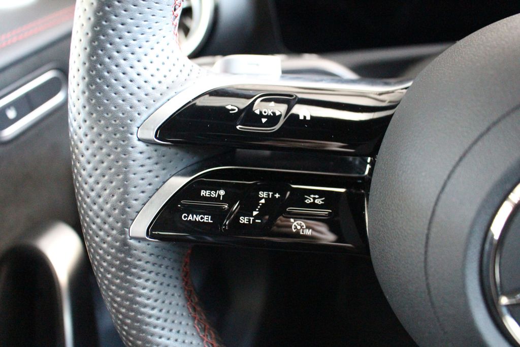 Mercedes-Benz CLA 200 2024