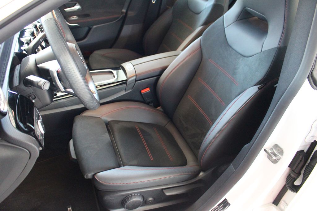 Mercedes-Benz CLA 200 2024