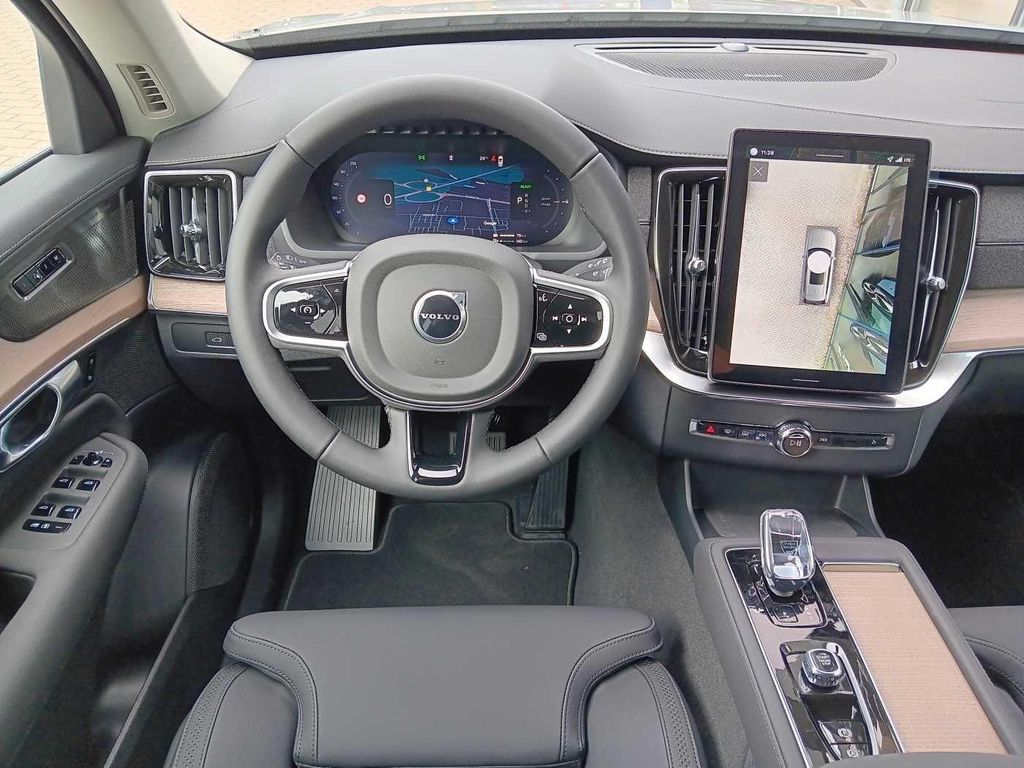 Volvo XC90 2025