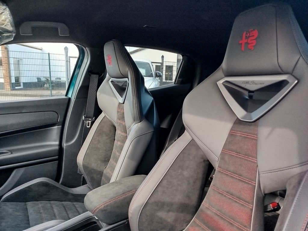 Alfa Romeo Junior 2025