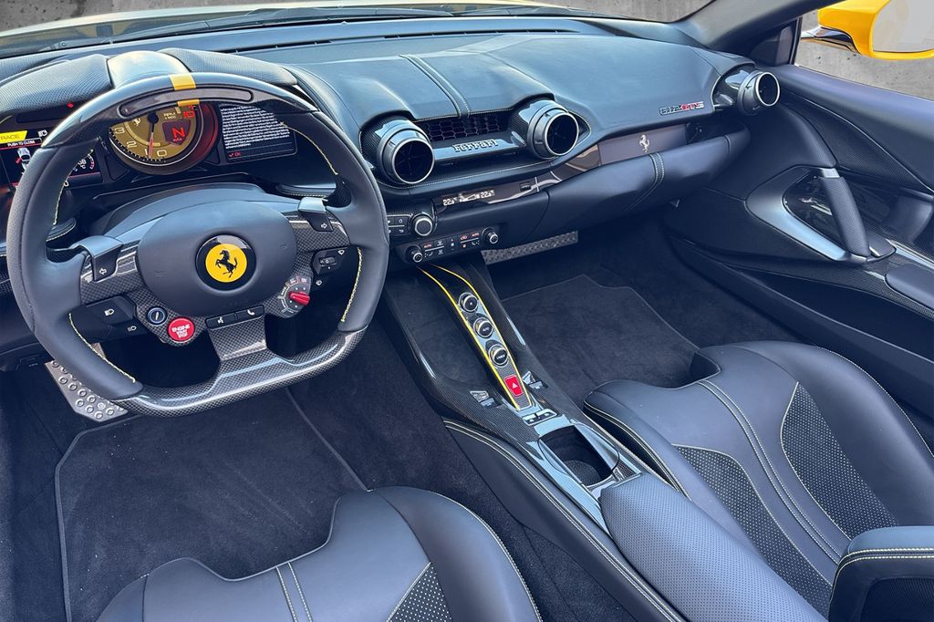 Ferrari 812 2024