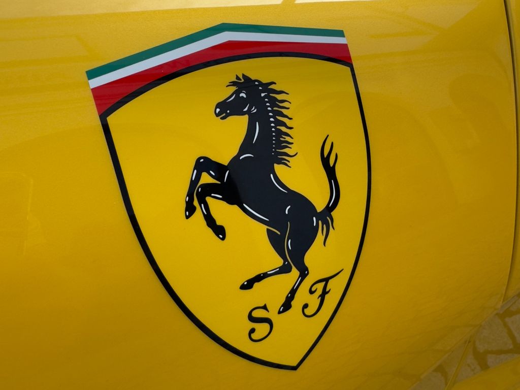 Ferrari 812 2024