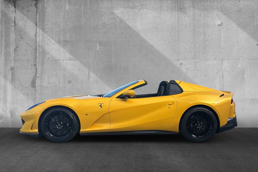 Ferrari 812 2024