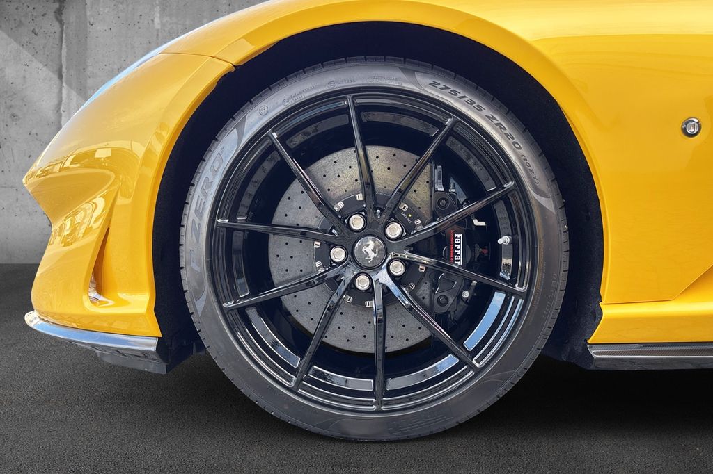 Ferrari 812 2024