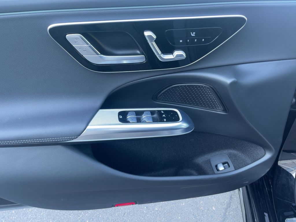 Mercedes-Benz E 300 2024