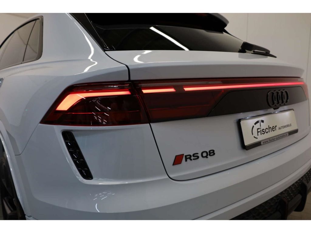 Audi RSQ8 2025