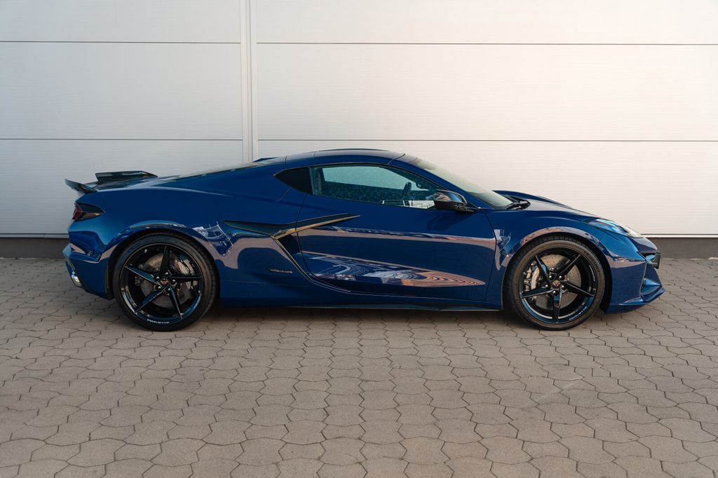 Corvette C8 2025