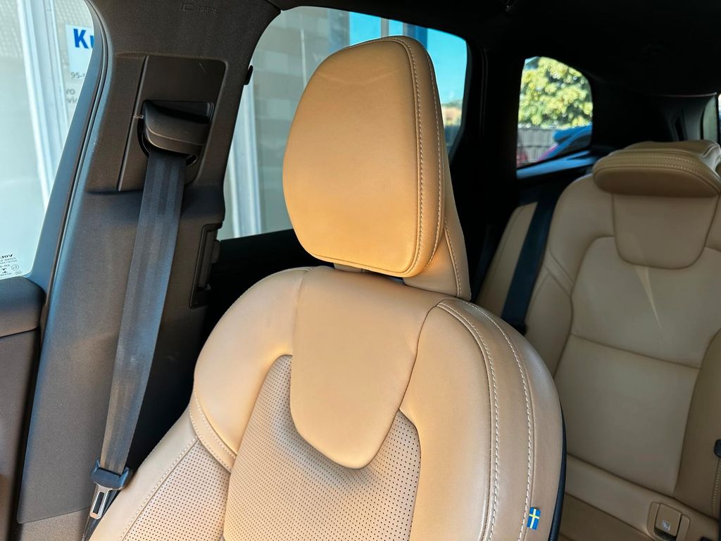 Volvo XC60 2022