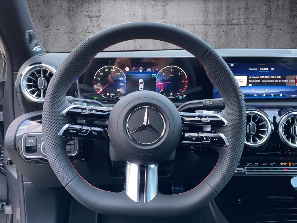 Mercedes-Benz A 220 2024