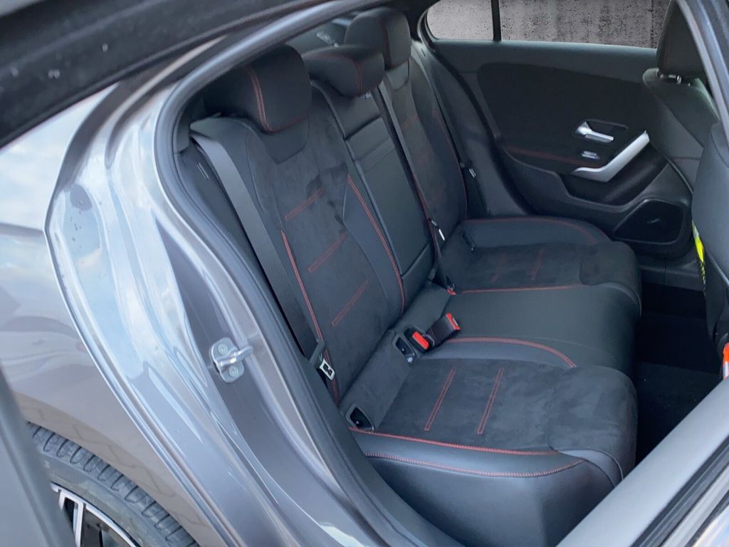 Mercedes-Benz A 220 2024