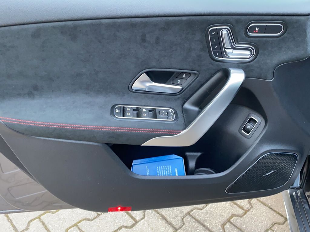 Mercedes-Benz A 220 2024