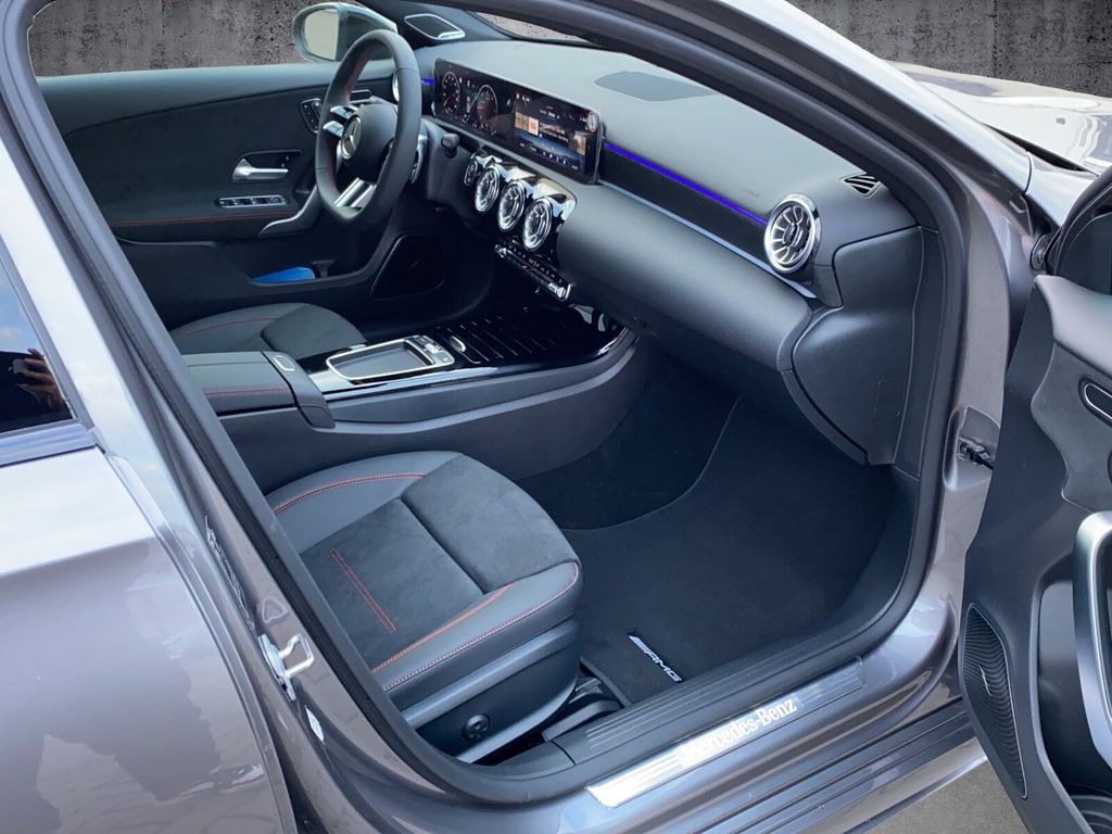 Mercedes-Benz A 220 2024