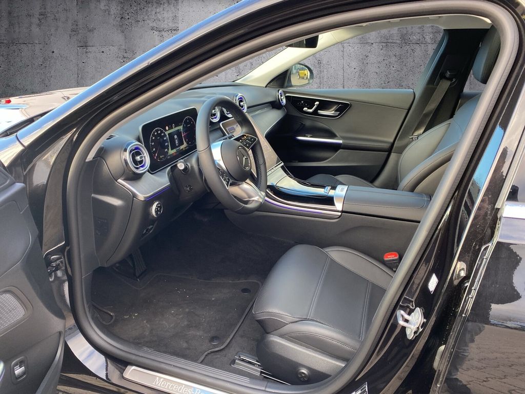 Mercedes-Benz C 220 2025