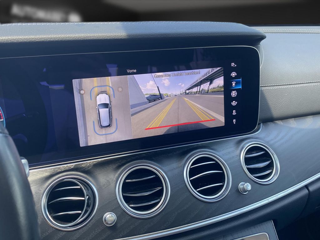 Mercedes-Benz E 300 2022
