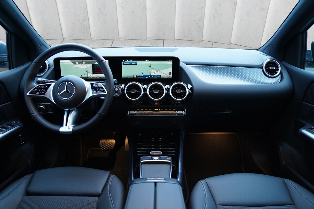 Mercedes-Benz B 200 2024