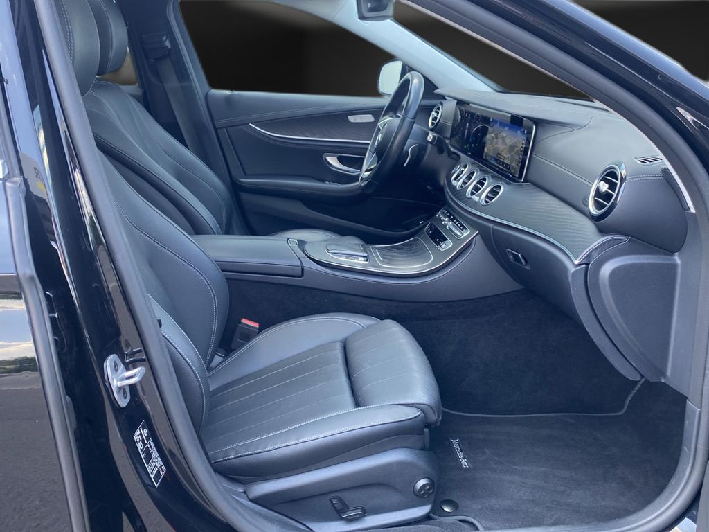 Mercedes-Benz E 300 2022