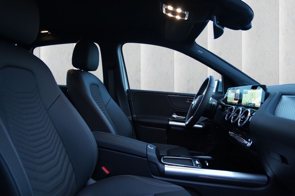 Mercedes-Benz B 200 2024