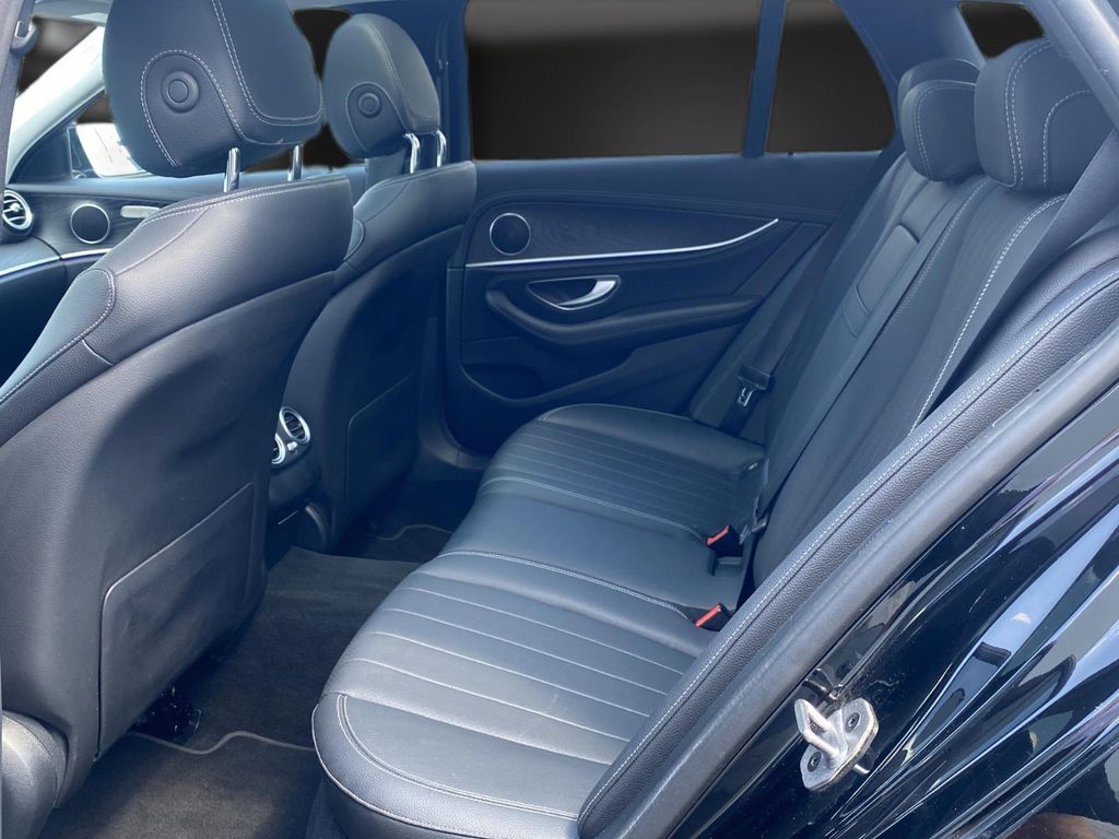 Mercedes-Benz E 300 2022