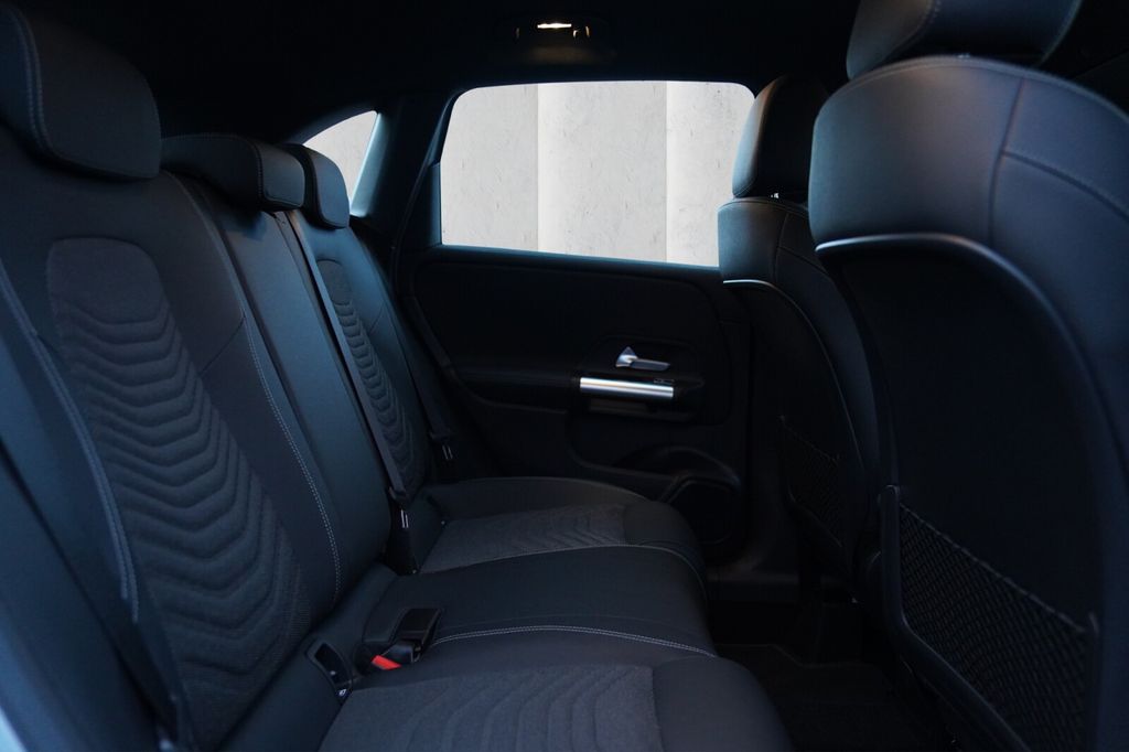 Mercedes-Benz B 200 2024